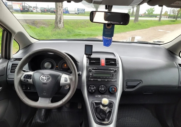 Toyota Auris cena 21990 przebieg: 220000, rok produkcji 2010 z Kutno małe 466